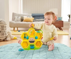 Chọn đồ chơi cho trẻ dưới 3 tuổi để bé thông minh hơn